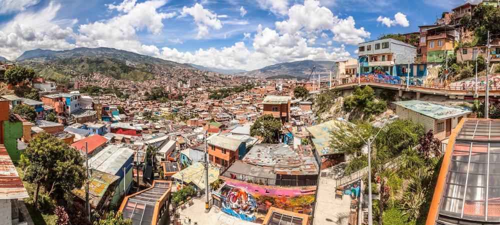 Medellín le apuesta al fortalecimiento del Turismo Comunitario capacitando a 120 personas del sector 